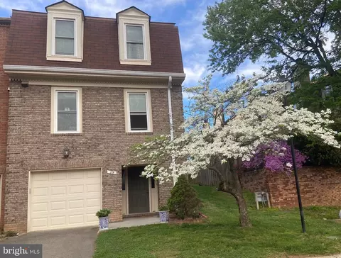 29 Ritchfield Ct, Rockville, MD 20850