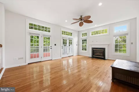 Living - 4509 Random Ridge Cir, Olney, MD 20832 photo 4 of 8