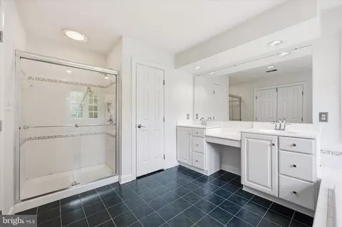 Bath - 4509 Random Ridge Cir, Olney, MD 20832 photo 4 of 8