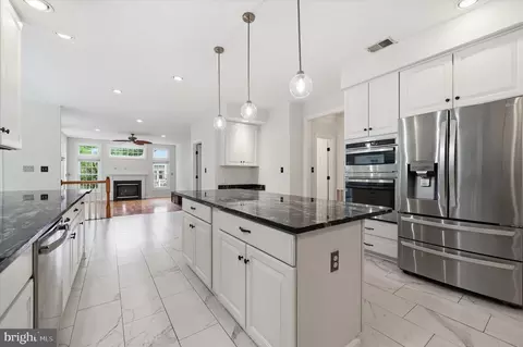 Kitchen - 4509 Random Ridge Cir, Olney, MD 20832 photo 2 of 3