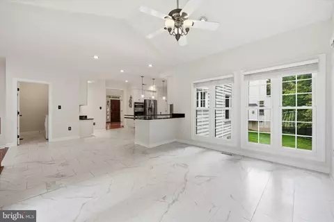 Living - 4509 Random Ridge Cir, Olney, MD 20832 photo 3 of 8