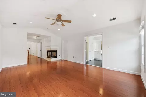 Living - 4509 Random Ridge Cir, Olney, MD 20832 photo 7 of 8
