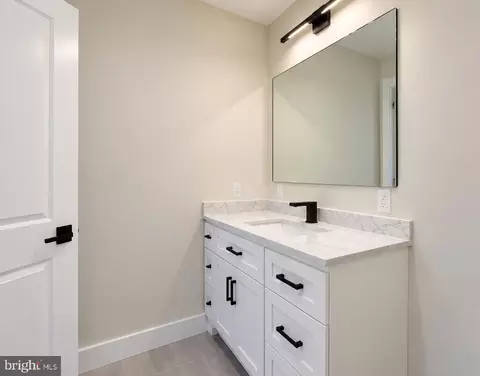 Bath - 1440 Smith Village Rd, Silver Spring, MD 20904 photo 8 of 9
