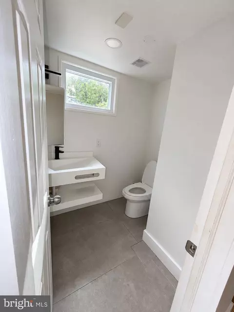 Bath - 1440 Smith Village Rd, Silver Spring, MD 20904 photo 5 of 9