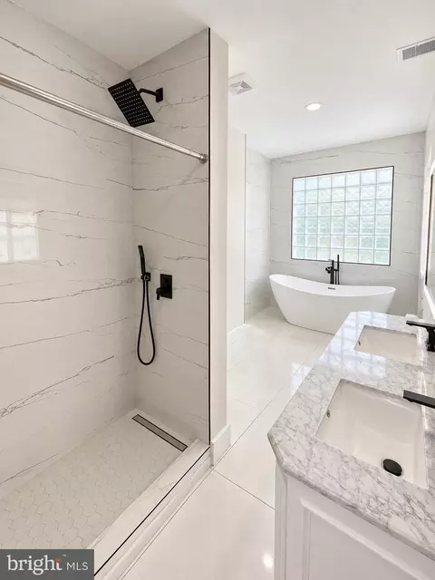 Bath - 1440 Smith Village Rd, Silver Spring, MD 20904 photo 7 of 9