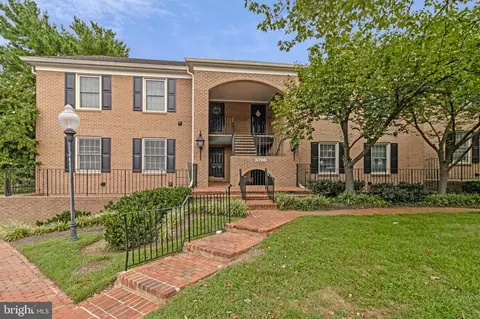 5700 Brewer House Cir #T1, Rockville, MD 20852