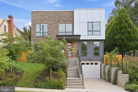 9927 Dickens Ave, Bethesda, MD 20814