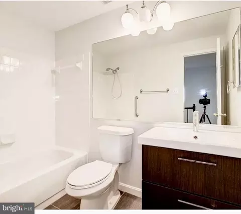 Bath - 2230 Wimbledon Cir, Silver Spring, MD 20906 photo 1 of 4