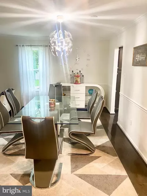 Dining - 2230 Wimbledon Cir, Silver Spring, MD 20906 photo 2 of 4
