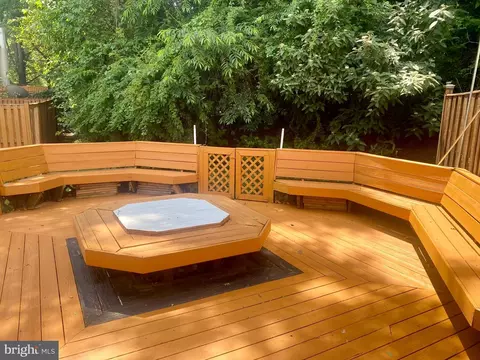 Exterior - 2230 Wimbledon Cir, Silver Spring, MD 20906 photo 3 of 3