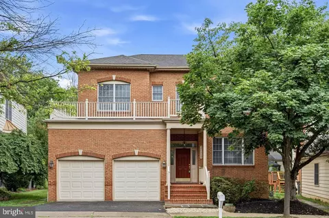 3009 Windy Knoll Ct, Rockville, MD 20850