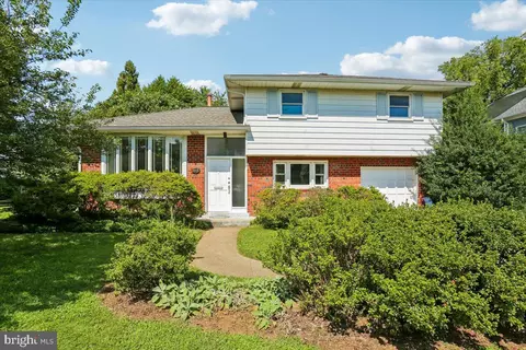 5815 Folkstone Rd, Bethesda, MD 20817
