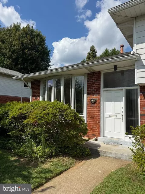 5815 Folkstone Rd, Bethesda, MD 20817