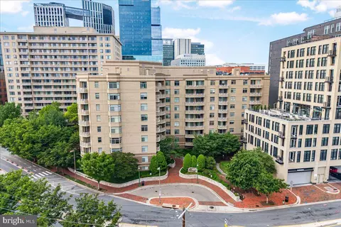 7111 Woodmont Ave #308, Chevy Chase, MD 20815