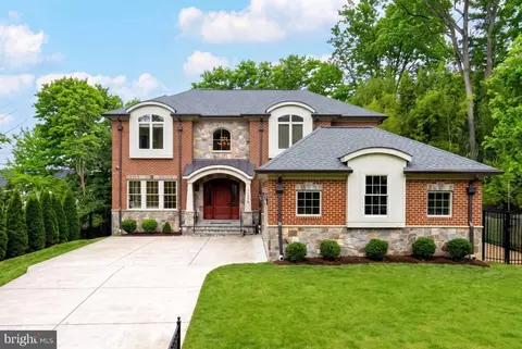 7708 Beech Tree Rd, Bethesda, MD 20817
