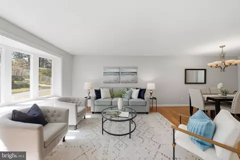 Living - 838 Loxford Ter, Silver Spring, MD 20901 photo 2 of 10
