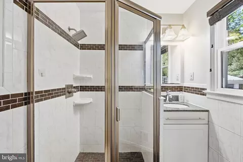 Bath - 838 Loxford Ter, Silver Spring, MD 20901 photo 1 of 3