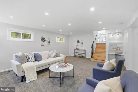 Living - 838 Loxford Ter, Silver Spring, MD 20901 photo 10 of 10