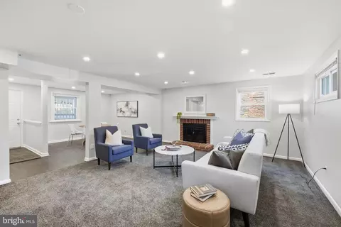 Living - 838 Loxford Ter, Silver Spring, MD 20901 photo 7 of 10