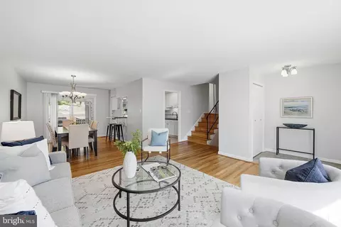 Living - 838 Loxford Ter, Silver Spring, MD 20901 photo 5 of 10