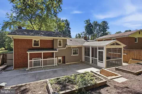 Exterior - 838 Loxford Ter, Silver Spring, MD 20901 photo 6 of 9