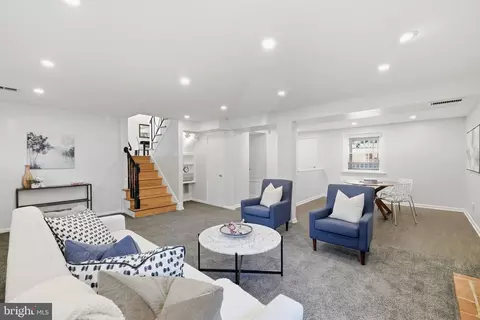 Living - 838 Loxford Ter, Silver Spring, MD 20901 photo 6 of 10