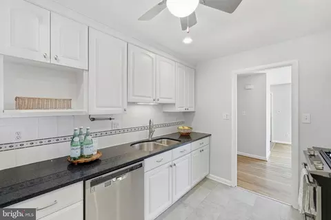 Kitchen - 838 Loxford Ter, Silver Spring, MD 20901 photo 5 of 5