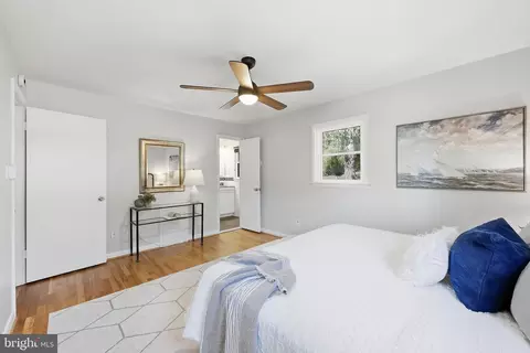Bedroom - 838 Loxford Ter, Silver Spring, MD 20901 photo 3 of 6