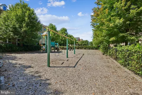 Exterior - 421 Hydrangea Pl, Gaithersburg, MD 20878 photo 3 of 11