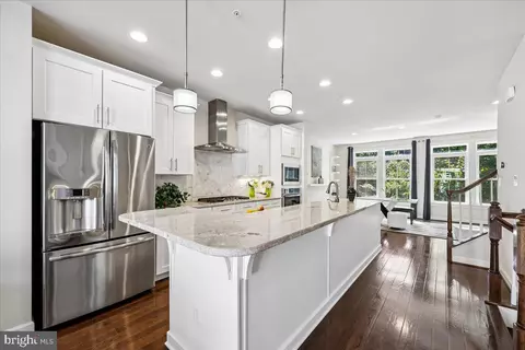 Kitchen - 421 Hydrangea Pl, Gaithersburg, MD 20878 photo 2 of 3