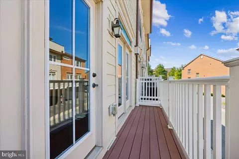 Exterior - 421 Hydrangea Pl, Gaithersburg, MD 20878 photo 1 of 11