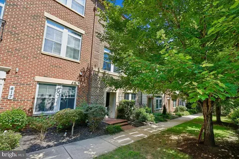 Exterior - 421 Hydrangea Pl, Gaithersburg, MD 20878 photo 2 of 11