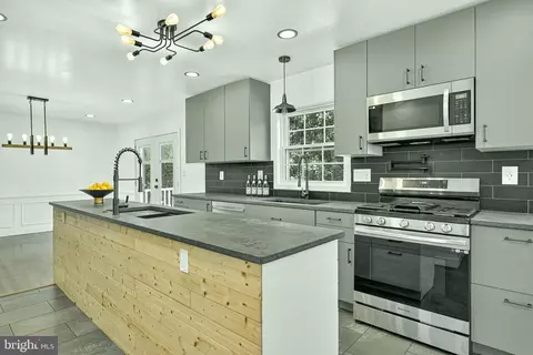 Kitchen - 14208 N North Gate Dr, Silver Spring, MD 20906 photo 5 of 7