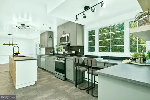 Kitchen - 14208 N North Gate Dr, Silver Spring, MD 20906 photo 6 of 7