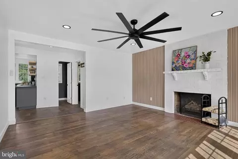 Entry Way - 14208 N North Gate Dr, Silver Spring, MD 20906 photo 2 of 5