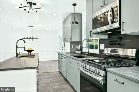 Kitchen - 14208 N North Gate Dr, Silver Spring, MD 20906 photo 4 of 7