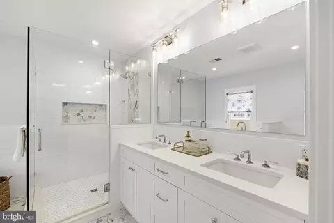 Bath - 3604 Spring St, Chevy Chase, MD 20815 photo 4 of 8