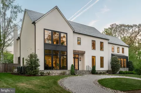 7101 Longwood Dr, Bethesda, MD 20817