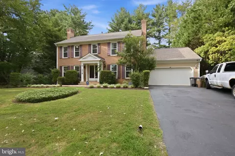 1019 Farm Haven Dr, Rockville, MD 20852