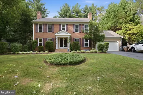 1019 Farm Haven Dr, Rockville, MD 20852