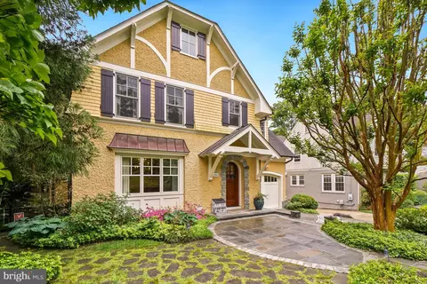 4004 Underwood St, Chevy Chase, MD 20815