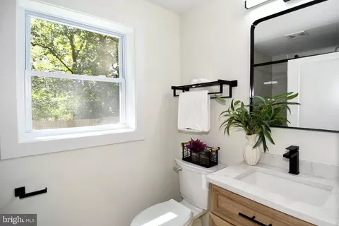Bath - 4008 Adams Dr, Silver Spring, MD 20902 photo 4 of 4