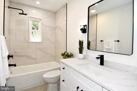 Bath - 4008 Adams Dr, Silver Spring, MD 20902 photo 1 of 4