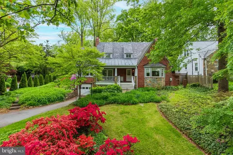 5739 Bradley Blvd, Bethesda, MD 20814