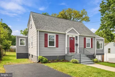 Exterior - 2508 Lindell St, Silver Spring, MD 20902 photo 2 of 4