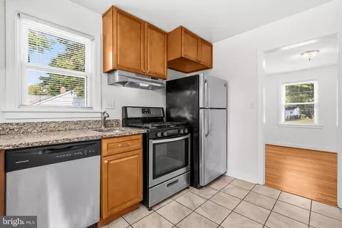 Kitchen - 2508 Lindell St, Silver Spring, MD 20902 photo 2 of 4