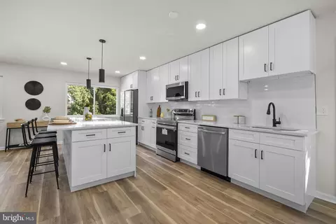 Kitchen - 13124 Cabinwood Dr, Silver Spring, MD 20904 photo 5 of 5