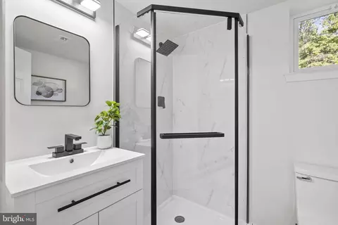 Bath - 13124 Cabinwood Dr, Silver Spring, MD 20904 photo 5 of 5