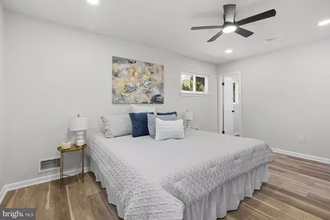 Bedroom - 13124 Cabinwood Dr, Silver Spring, MD 20904 photo 6 of 9