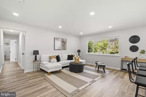 Living - 13124 Cabinwood Dr, Silver Spring, MD 20904 photo 2 of 5